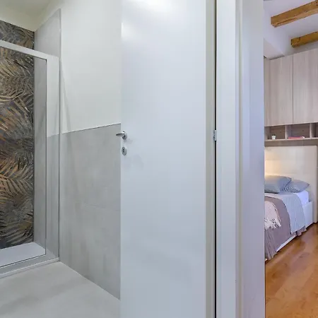 Guesthost - Broccaindosso Sant'orsola Hospital Center *